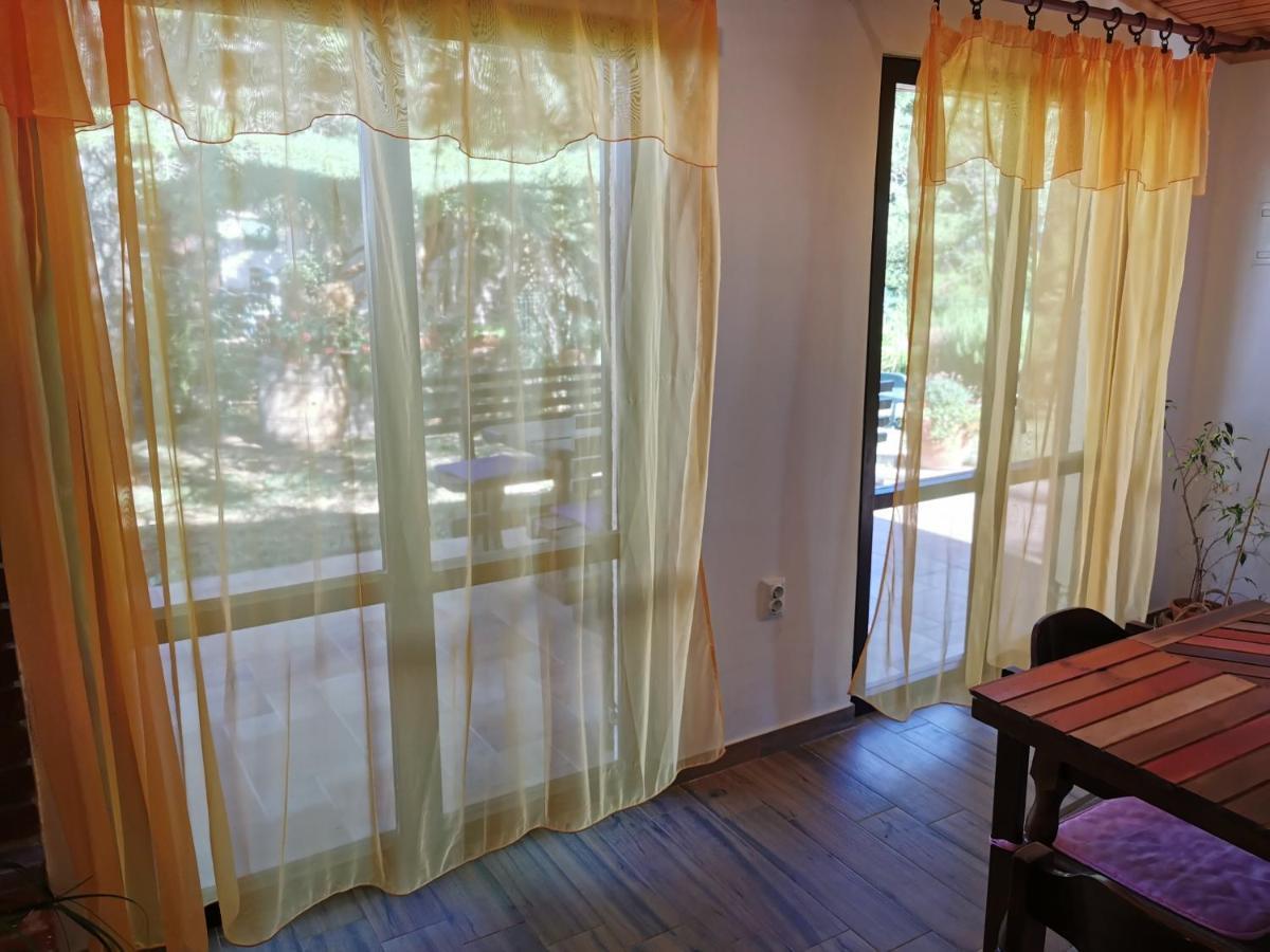 Apartment Kika Ližnjan エクステリア 写真